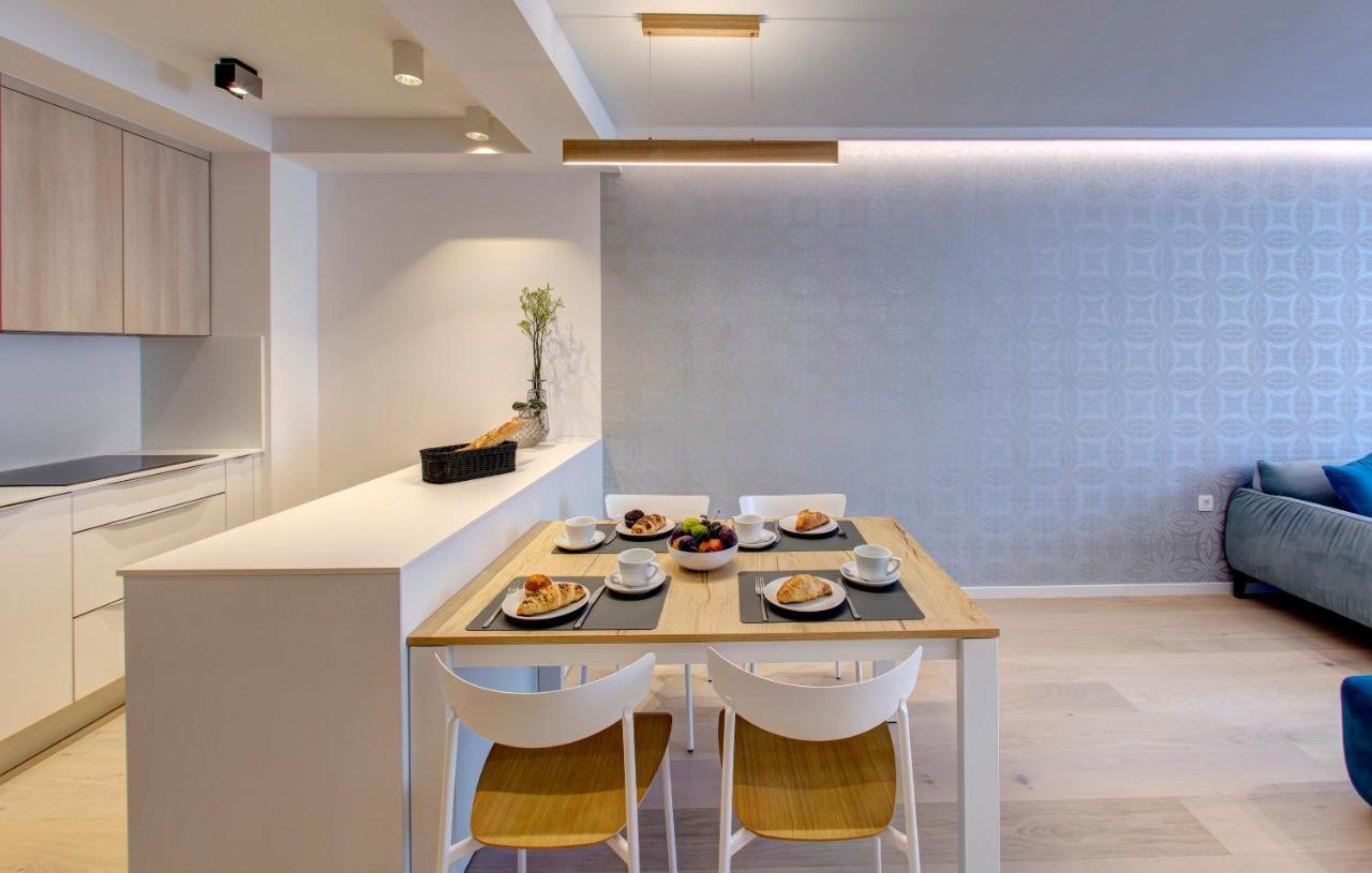 Four Blue Seasons - Luxury Apartment