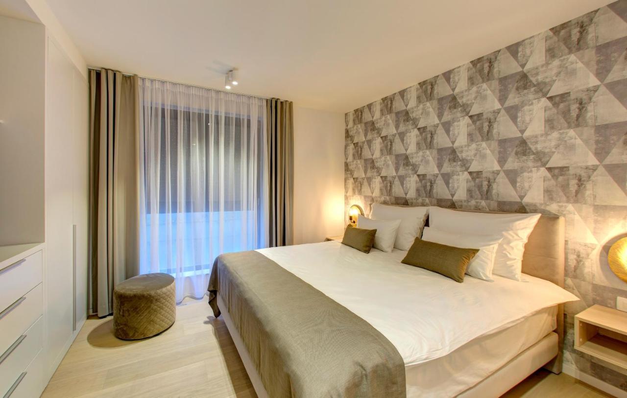 Four Blue Seasons - Luxury Apartment